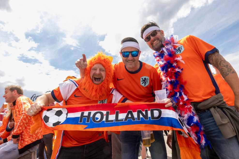 Holland2.jpg Holland2.jpg