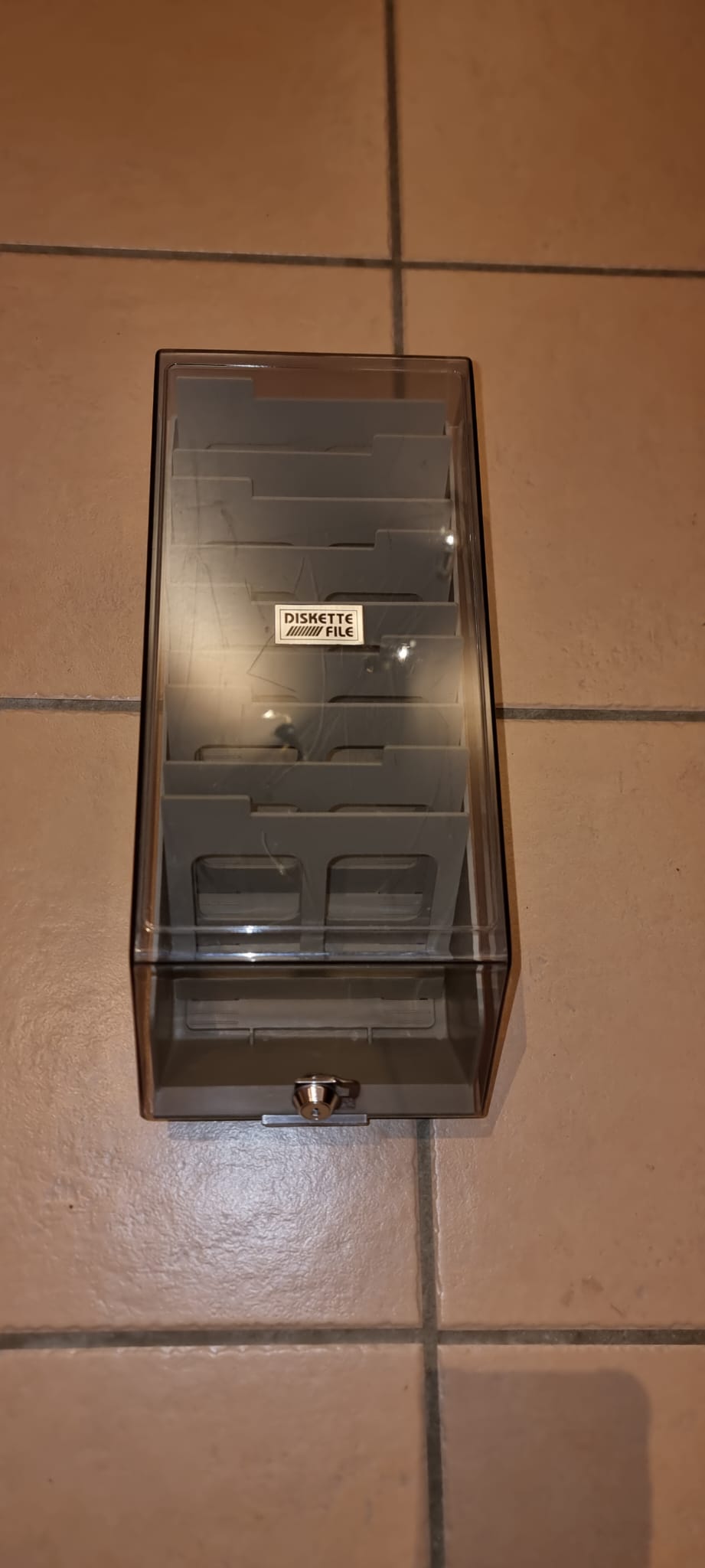 box_1.jpg box_1.jpg