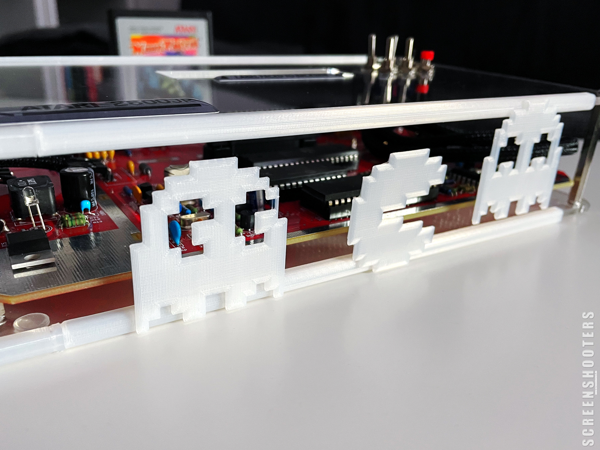 Atari_106_2600jr_Replica_SpaceInv_04.jpg