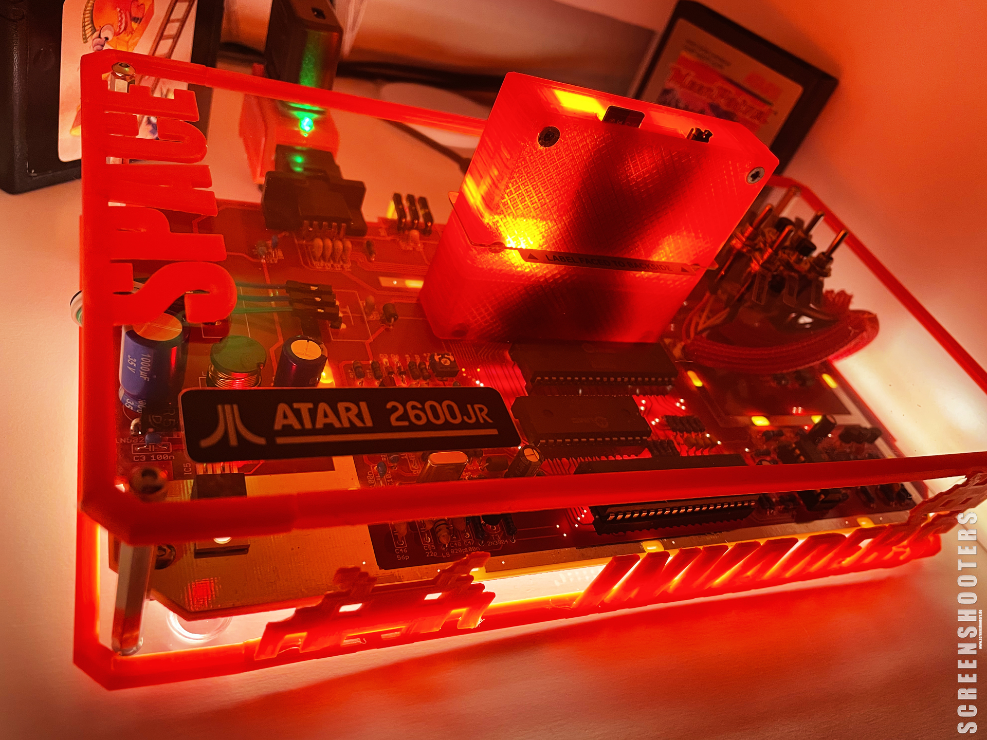 Atari_102_2600jr_Replica_Plexilaser_PacMan_04.jpg